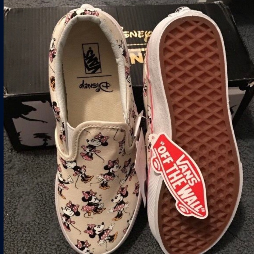 Brand new kids Vans , Disney, Minnie Mouse! Smoke free home never worn.